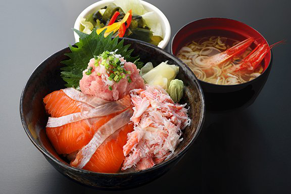 Fresh Salmon, Crab & Minced Tuna Bowl
