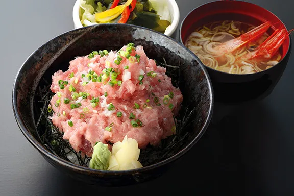 腌三文鱼盖饭