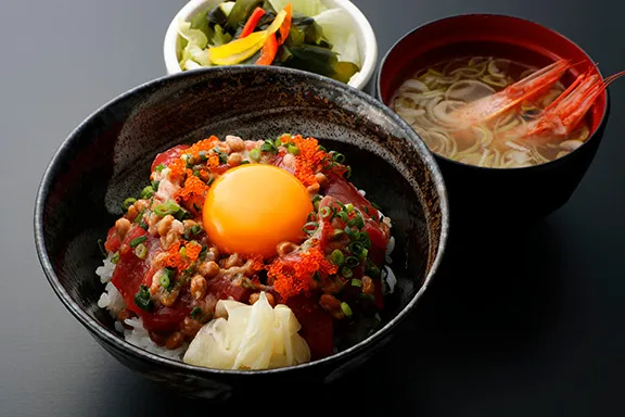 甜虾＆腌渍白身鱼盖饭